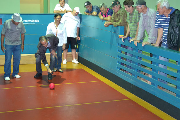 As duplas “José Neves e Ditão” e “Walter e João da Caixa” disputaram o jogo de inauguração (Foto: Assessoria de Imprensa da PMI)