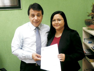 Deputado Pr. Dilmo dos Santos recebeu missionária na Alesp (Foto: harles Moura)