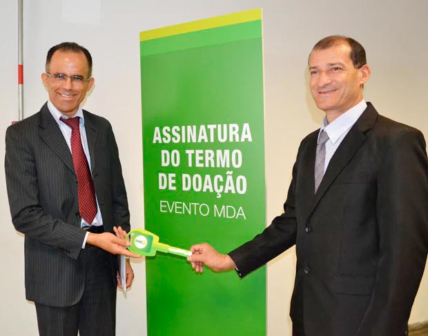 Vereador Valdenito acompanhou prefeito durante encontro (Foto Assessoria de Imprensa da PMI)