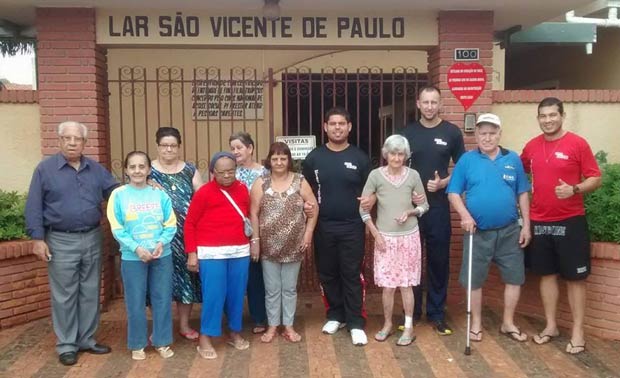 2 Equipe de esporte realizou ação beneficente em prol de idosos do Lar (Foto: Divulgação) 