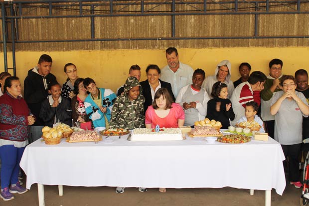 Alunos da Aril comemoram 8 anos da Associação em Iracemápolis (Foto: Gazeta de Iracemápolis)