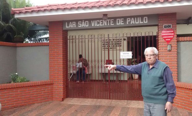 Sr. Geraldo convida a população (Foto: Rogério Bosque)