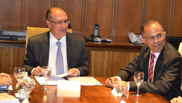 Verba é do Governo do Estado: Alckmin e Valmir assinaram convênio (Foto: Assessoria de Imprensa da PMI)