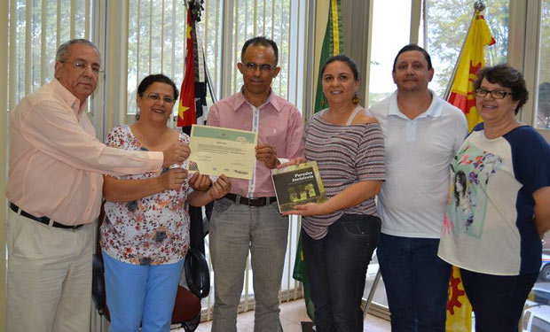 Reunião na Prefeitura comemora o certificado (Foto: Divulgação)
