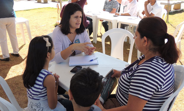 Projeto dá aos moradores a oportunidade de falar com coordenadores (Foto: Assessoria de Imprensa da PMI)