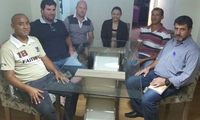 Reunião foi entre seis vereadores da coligação de Valmir (PSD) (Foto: Assessoria de Imprensa da CMI)