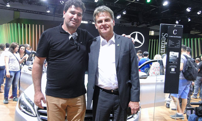Pedrão e Sérgio Kacas, da Mercedes Benz (Foto: Assessoria de Imprensa da CMI)