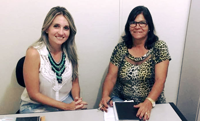 Márcia, da Promoção Social, e Maria, representante dos feirantes (Foto: Assessoria de Imprensa da PMI)