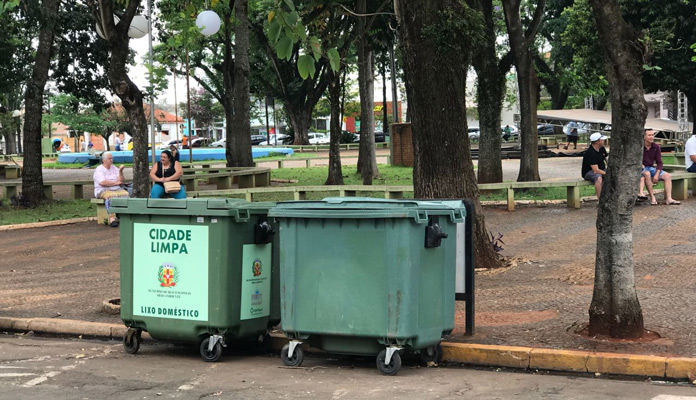 Lixeiras são exclusivas para lixo orgânico e visam deixar a cidade mais limpa (Foto: Assessoria de Imprensa da PMI)
