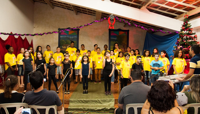 250 crianças e adolescentes participaram das aulas de música (Foto: Assessoria de Imprensa da PMI)