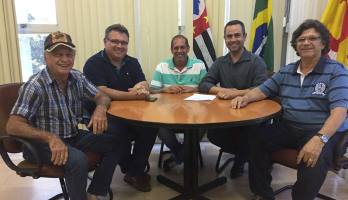 Reunião selou alteração: decisão foi conjunta e atende solicitação do prefeito Fábio Zuza (Foto: Assessoria de Imprensa da PMI)