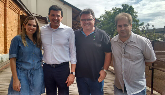  Márcia, Floriano, Fábio e Claudinho: assinatura ocorreu em evento em Piracicaba (Foto: Assessoria de Imprensa da PMI)