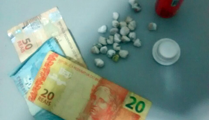 Drogas e dinheiro apreendidos (Foto: Polícia Militar)