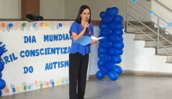 Giovana Tavares, coordenadora da ARIL, fala aos presentes durante evento (Foto: Divulgação)