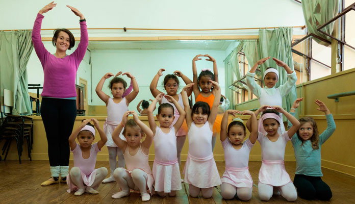  Alunas da turma "baby class", que aprendem dança com brincadeiras lúdicas (Foto: Assessoria de Imprensa da PMI)