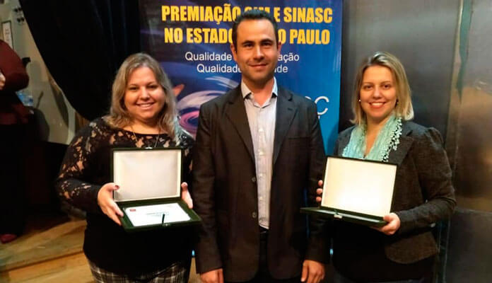 Luciana, Messias e Olívia durante premiação na USP (Foto: Assessoria de Imprensa da PMI)