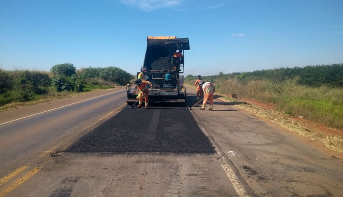 Serviços de revestimento asfáltico foram realizados em trechos da rodovia (Foto: Divulgação)