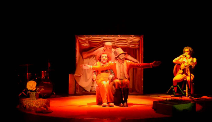 Peça se chama "Palhaçadas: história de um circo sem lona" e começa às 16h (Foto: Divulgação)