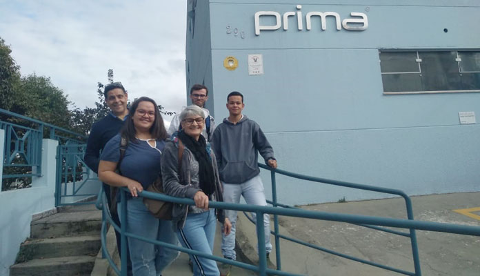 Funcionários da Biblioteca "Maria Dezonne Pacheco Fernandes" participaram de um curso de capacitação no último dia 22 na empresa Prima, em São José dos Campos (Foto: Divulgação)
