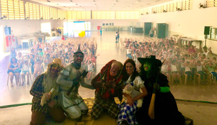 "O Mágico de Oz" reuniu cerca de 500 crianças do pré-I e pré-II (Foto: Divulgação)