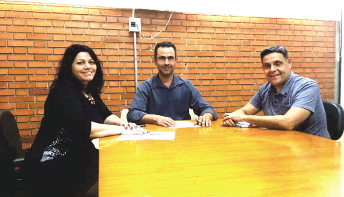 Cleide, Messias e Reinaldo informam sobre o evento: "Teremos
brinquedos infláveis, shows culturais e recreação para a família" (Foto: Divulgação)