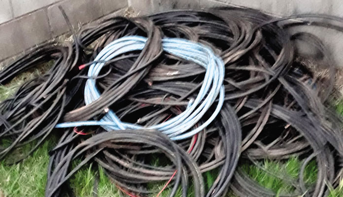 Cerca de 400 kg de cabos de cobre seriam levados (Foto: Divulgação)