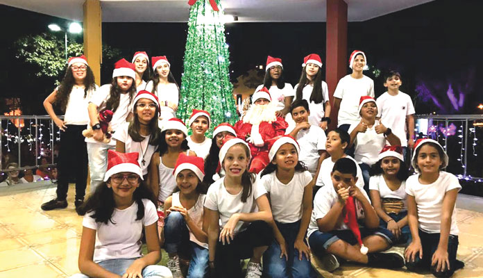 Crianças podem visitar o Papai Noel no coreto das 19h30 às 21h30 (Foto: Divulgação)