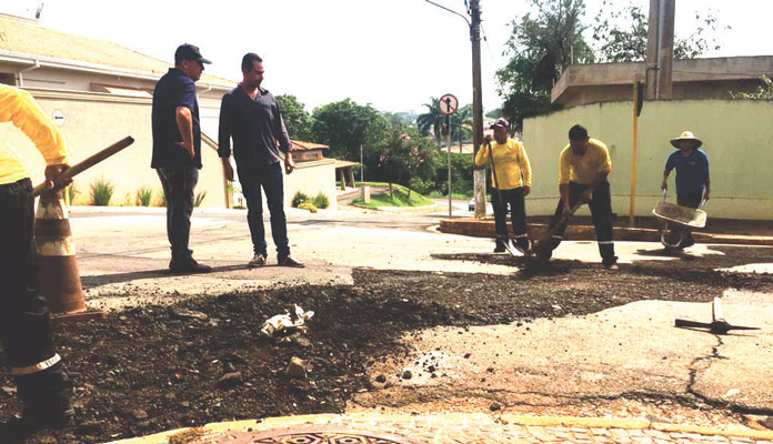 Serviços começaram no Centro e passarão por todos os bairros (Foto: Divulgação)