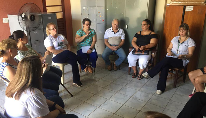 Equipe se reúne para debater ações estratégicas; chuva e calor são favoráveis ao mosquito, que também transmite zika vírus e chikungunya (Foto: Divulgação)