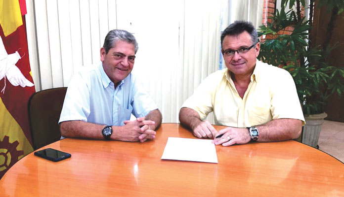 Mário Leme e prefeito informam dados técnicos; previsão de repasse é de R$ 2,7 milhões (Foto: Divulgação)