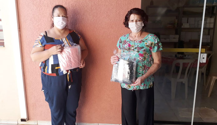 Rose Tamelin doou 142 máscaras para a Coordenadoria de Saúde (Foto: Divulgação)