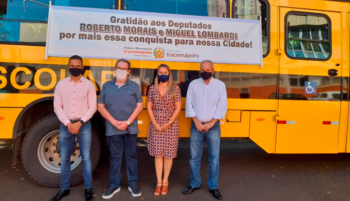 Autoridades receberam veículo, que chegou por meio de indicação do deputado estadual Roberto Morais (Foto: Divulgação)