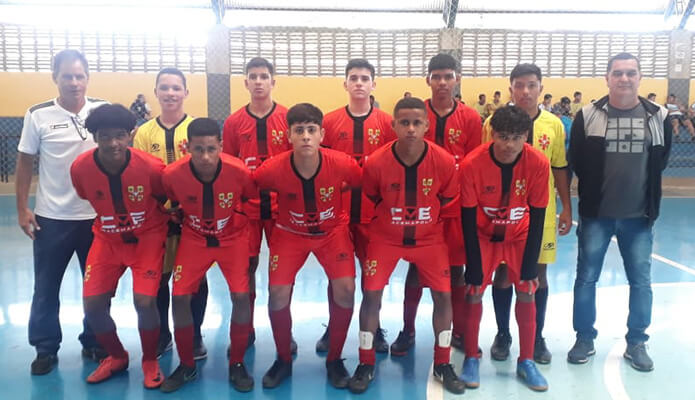 Equipe sub-16 do município conquistou três vitórias na primeira fase (Foto: Divulgação)