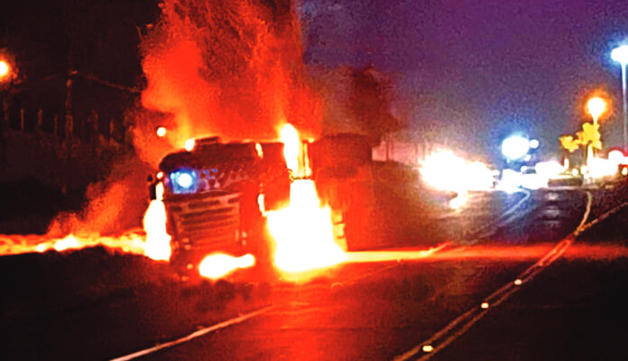 Caminhão pega fogo na rodovia Limeira-Iracemápolis