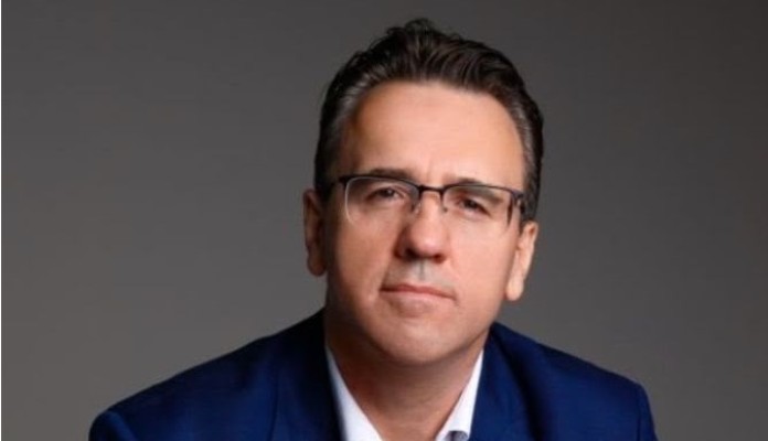 Dr. Julio Schmitt